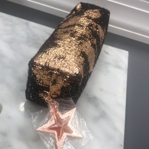 Mac cosmetics Makeup bag / case